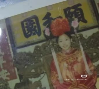 taeresnosliramu's tweet image. taeyeon visited summer palace in beijing during her childhood days
