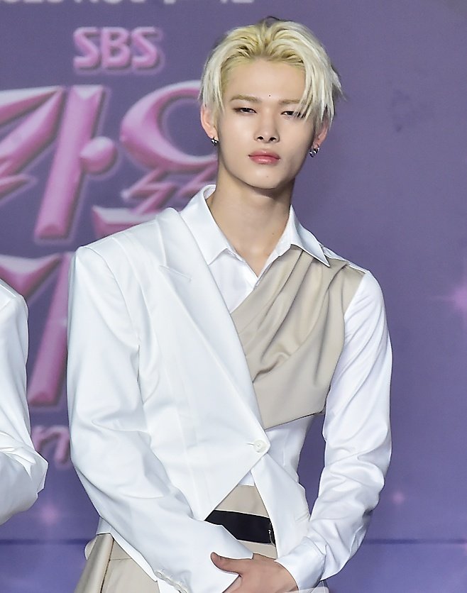 VISUALS LOOK STRAIGHT OUT OF A MANWHA