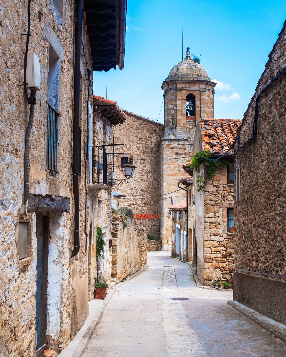 LosPueblosmbe's tweet image. ¿Sabías que Puertomingalvo (Teruel) se precia de impulsar los oficios y las tradiciones populares para evitar que se pierdan?
El centro neurálgico de esta propuesta es la Feria Solidaria de Antaño, que se celebrará este año el 2 y el 3 de agosto.
🏡 ¿Te apetece una escapada…