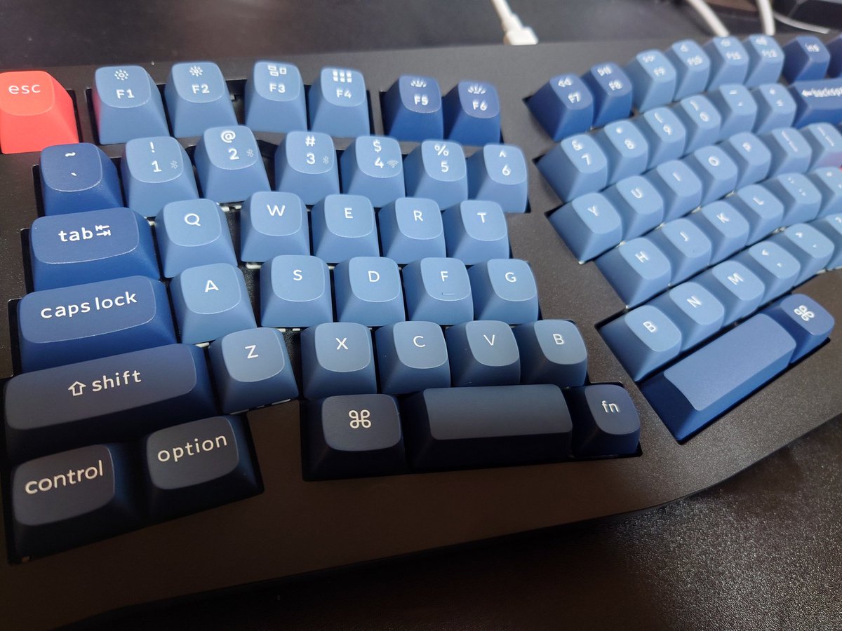 新しいキーボード来たーー！