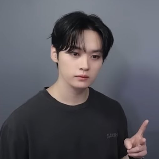 hanttps's tweet image. WHY IS HE SO CARTOONISH LATELY 😭😭😭

#LEEKNOW #리노