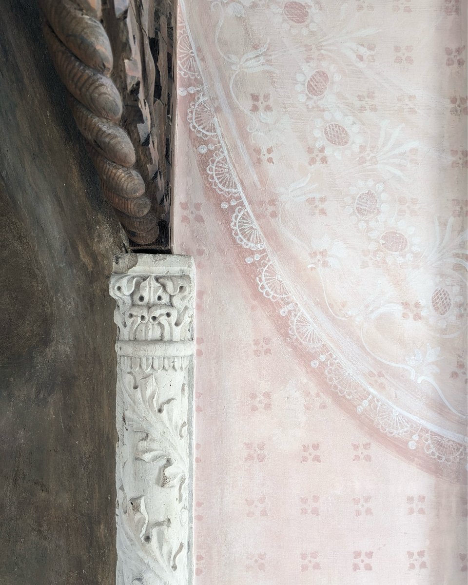 IntrecciVE's tweet image. Colonnina tra legno e affresco #venezia #venice #veneziagram #igersvenezia #veneziadavivere #venise #tourguide #travel #travelgram #guidetouristique