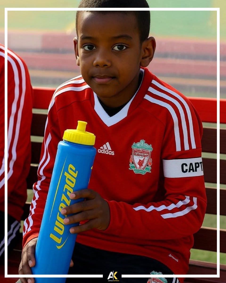 AnfieIdExpress's tweet image. β | Who recognises this boyhood Liverpool Fan? π