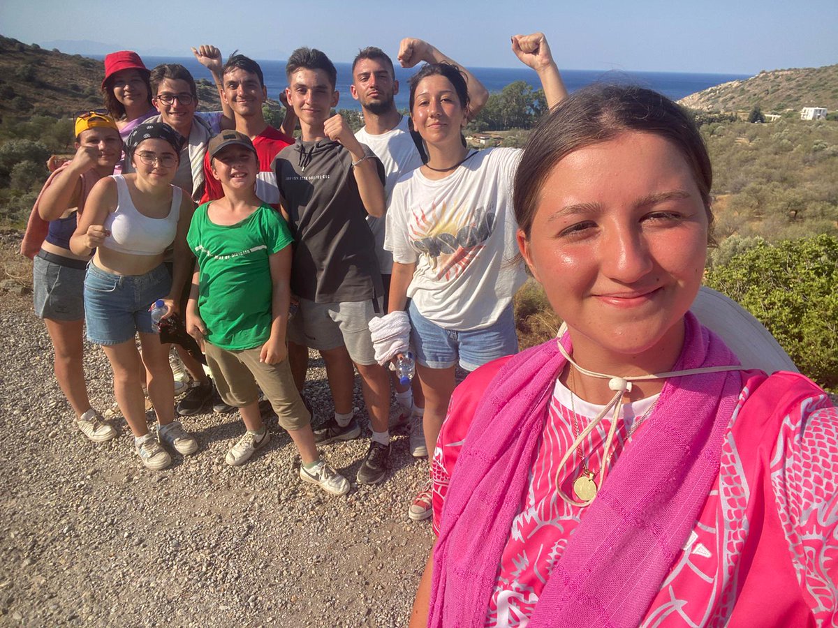 liselibirligi's tweet photo. 🔴 Kardeşliği, birlik olmayı öğrendiğimiz kampımızda bütün işleri hep birlikte yaptık.

Dostça rekabetin tadını çıkardık, yeni döneme hep birlikte hazırlandık.❕

Yeni dönemde, tam bağımsız Türkiye mücadelesini liselerde büyütmeye hazırız. 💪🏻 https://t.co/Sjiv1s6miD