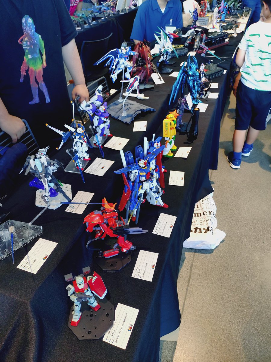 m_oi9b's tweet image. 後輩たちの頑張りを見に来ました。
ワシも8月の展示会に向けて張り切っちゃうゾイ！