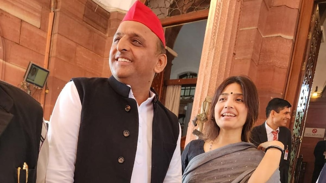 कोमल यादव (@ydavkomal) on Twitter photo हेलो <a href="/dimpleyadav/">Dimple Yadav</a> जी सुना था एक मच्छर आदमी को #Hiजड़ा बना देता है पर यहां तो एक विशेष कौम ने आपके पति को #Hiजड़ा बना दिया है श्रीकृष्ण ने अपमान का बदला युद्ध से लिया और आपके पति देव ताली बजाकर ले रहें है हेलो <a href="/dimpleyadav/">Dimple Yadav</a> जी सुना था एक मच्छर आदमी को #Hiजड़ा बना देता है पर यहां तो एक विशेष कौम ने आपके पति को #Hiजड़ा बना दिया है श्रीकृष्ण ने अपमान का बदला युद्ध से लिया और आपके पति देव ताली बजाकर ले रहें है