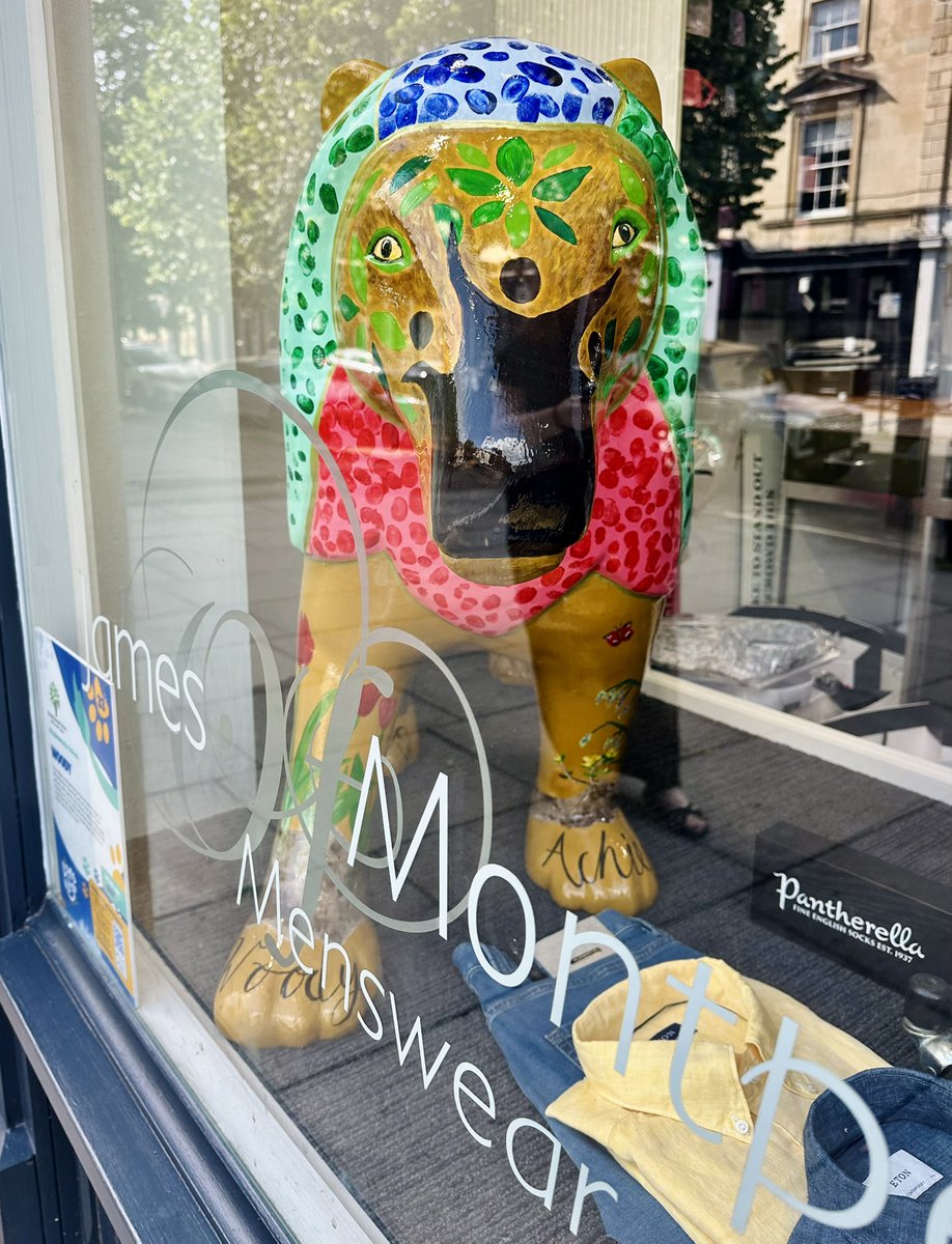 A couple more lions from the <a href="/lions_at_large/">Lions at Large Trail</a> trail collected yesterday. These are from Cheltenham and were snapped on our way to #EppyFest at <a href="/SmokeyJoesChelt/">Smokey Joe's Chelt</a>. 🎼🦁👍