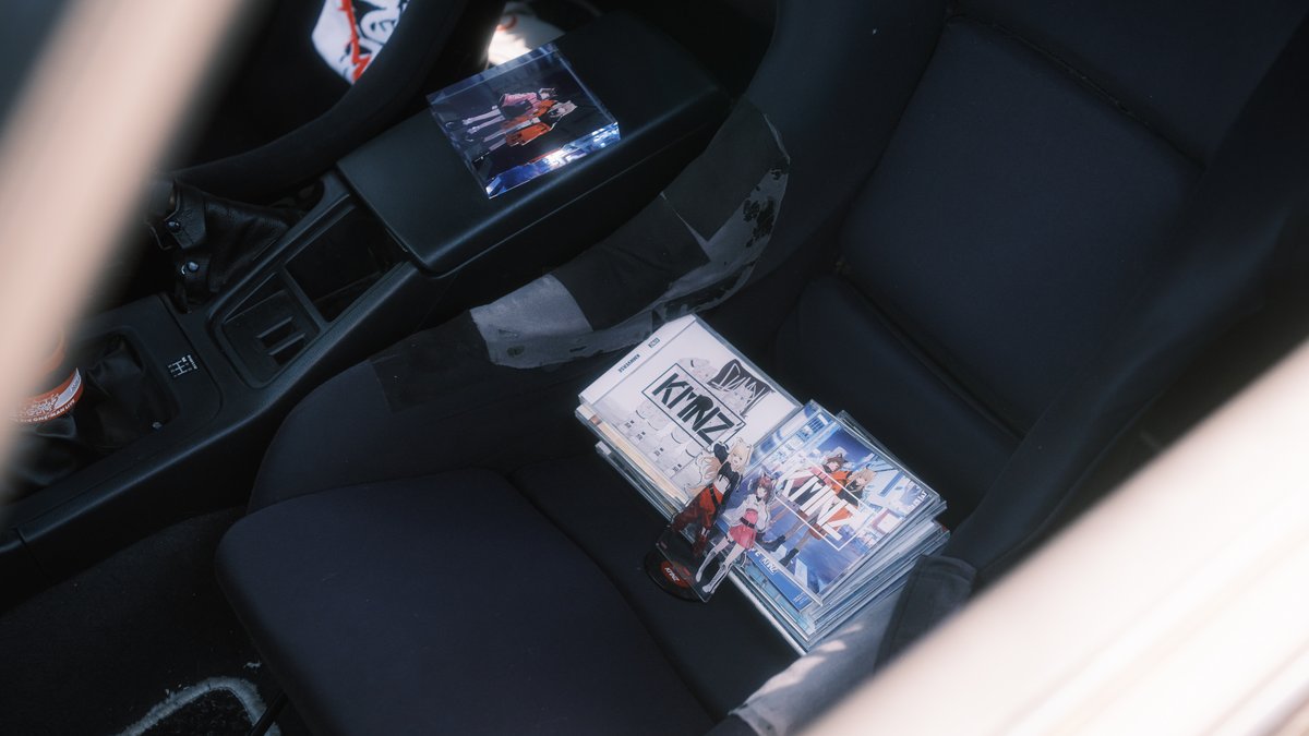 ESCORT_tS_GRB's tweet image. 静岡V痛車オフお疲れ様でした🌻
色んなV痛車を観つつ、くじみちさんのヰ世界情緒レガシィと自分の理芽インプレッサで並べて撮れたのも良い思い出👌
🧅さんのGRBで実演しながら”好きなアーティストの音楽を快適に楽しむ”って切り口で勧められてオーディオを触る予定ができてしまった☺️
 #静岡V痛車オフ