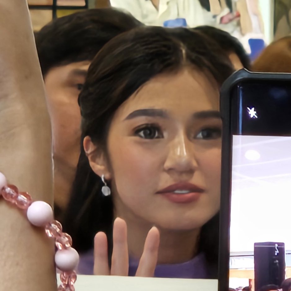 mikaydb's tweet image. SOBRANG BARBIE NI BELLE MARIANO
BELLErightest SMILE
#CloseupxBelle | #BelleMariano