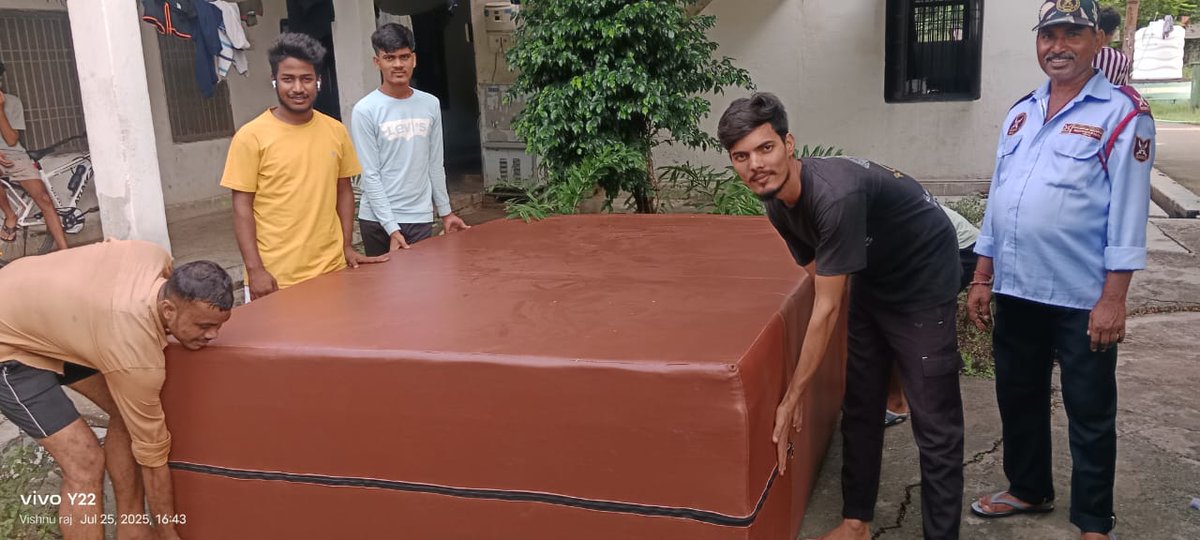 rajeshkrinc's tweet image. युवा सपने देखें, दौड़ें, उड़ें — हम साथ हैं।
औरंगाबाद आंबेडकर छात्रावास में रह रहे खिलाड़ियों को जंपिंग गद्दा उपलब्ध कराते हुए यह भरोसा दोहराया कि खेल प्रतिभाओं को आगे बढ़ने में कोई रुकावट नहीं आने देंगे।
✊🏻 खेलो, बढ़ो, देश - प्रदेश को गौरव दिलाओ!