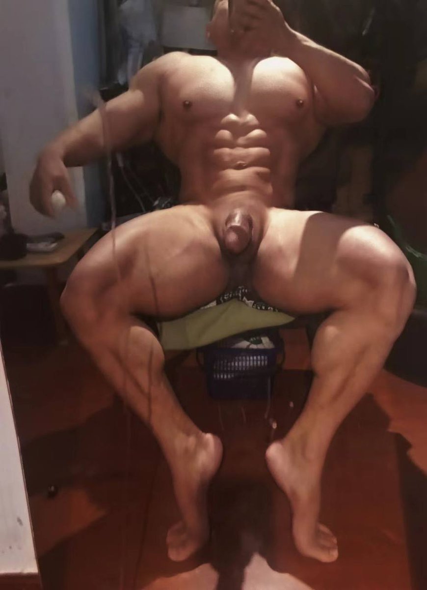 欲望是无止境的，求而不得才是人生的常态”没人陪伴只能自娱自乐！喜欢粗口爆草，最后颜射口爆！