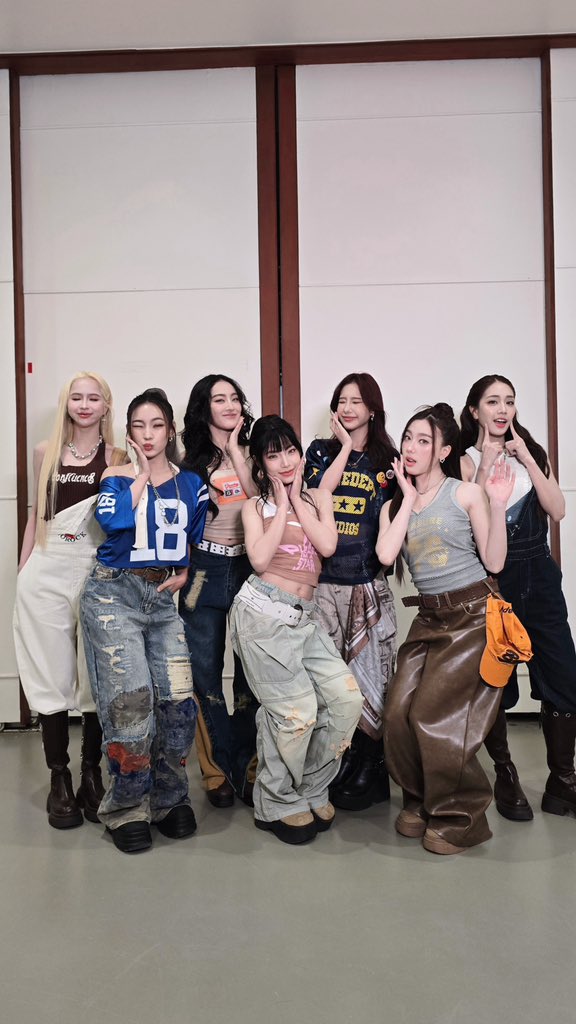 4EVE พร้อมแล้ววว!! 🤍🩵💙 กับงาน “ 𝗛𝗮𝗱𝗮 𝗟𝗮𝗯𝗼 𝘅 𝟰𝗘𝗩𝗘 𝗖𝗵𝗮𝗹𝗹𝗲𝗻𝗴𝗲 𝗙𝗮𝗻 𝗙𝘂𝗻 𝗗𝗮𝘆 ”

📍 Island Hall 3rd Floor @ Fashion Island✨ Dress

#HadaLabox4EVEChallenge 
#โทนสีผิวไหนก็ฉ่ำไบรท์ได้ 
#น้ำตบผิวฉ่ำไบรท์ 
#4EVExHadaLabo 
#4EVE #XOXOentertainment