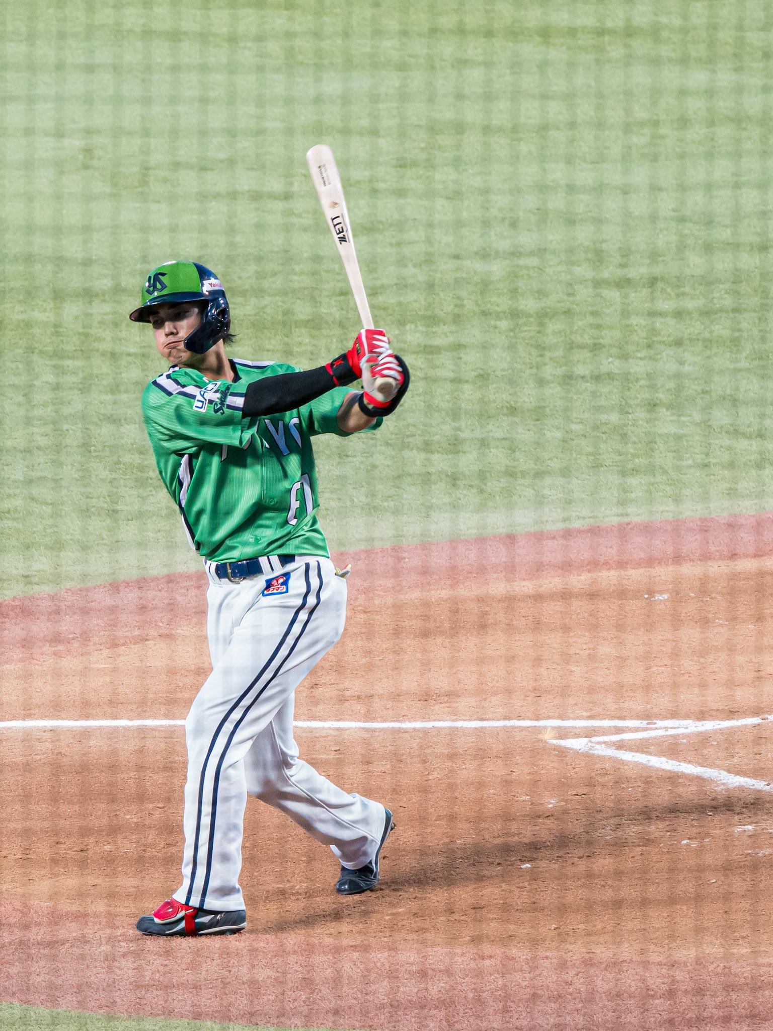 東京ヤクルトスワローズ伊藤琉偉選手新品未使用‼️NPB公認マーク入り硬式木製バット オンラインで買える！選手支給モデルの硬式バット！[2022.09.28