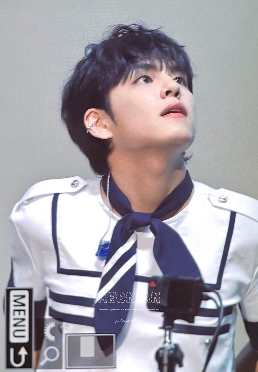 aeonian_PIL's tweet image. 250727 Pier10 #μν #WONPIL #λ°μ΄μμ€ #DAY6 preview