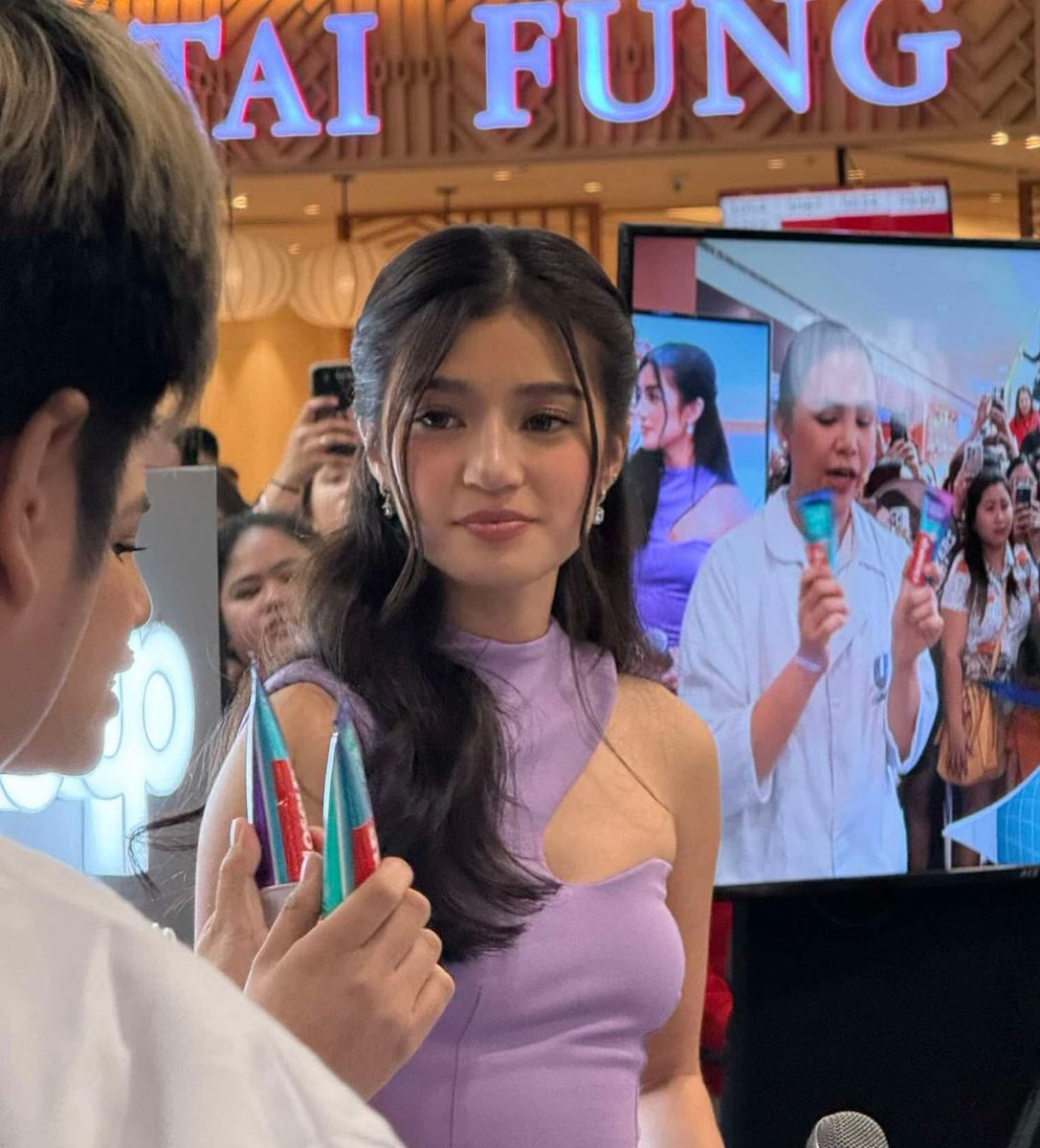 mikaydb's tweet image. Na para bang hindi siya nag shoot kahapon. Sobrang fresh ang gandaaa ni ateccooo
BELLErightest SMILE
#CloseupxBelle | #BelleMariano