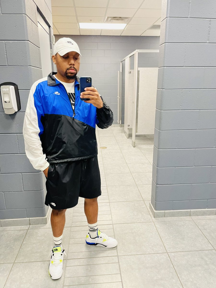 SEMISIX's tweet image. NIKE 1990