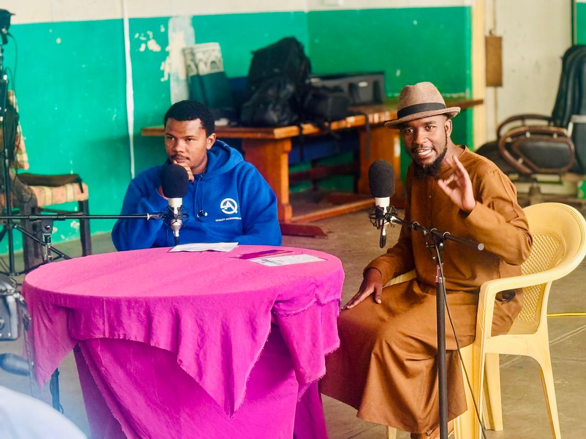 NgaruiyaAli's tweet photo. #TunawezaBrotherHood #4thSession

We are live from @Kibra ...Leo ni ile siku 

We tackle financial literacy; How to Earn,Use,Save,Invest MONEY!!!
#LaRiba #IkoInterestfreestudyloanKE

@AEDT_Interact @AbsaKenya @Moha001_Onyango https://t.co/uapMwRJi4R