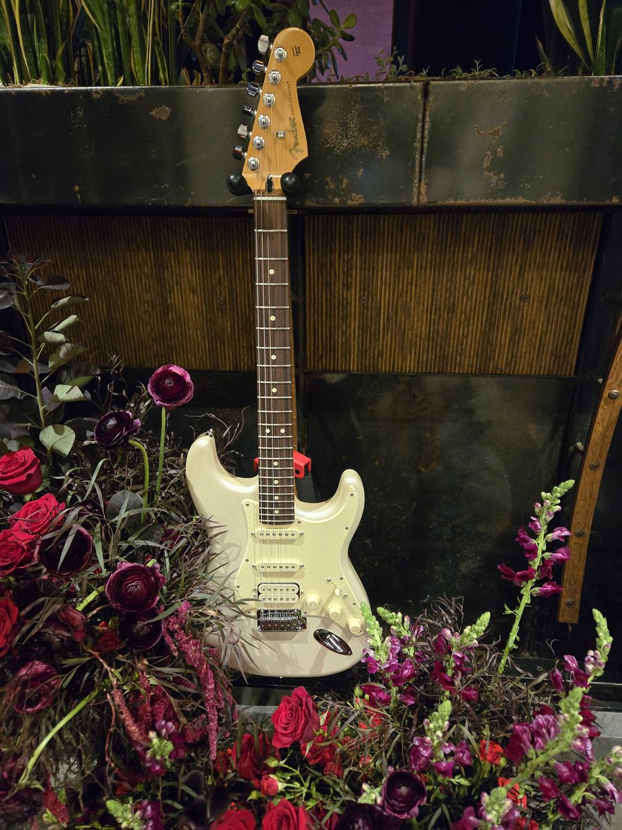 SarabethPollock's tweet image. Got to see the LeStrat: Petit Coup custom @Fender guitar up close at #TheVampireLestat press conference and cocktail party