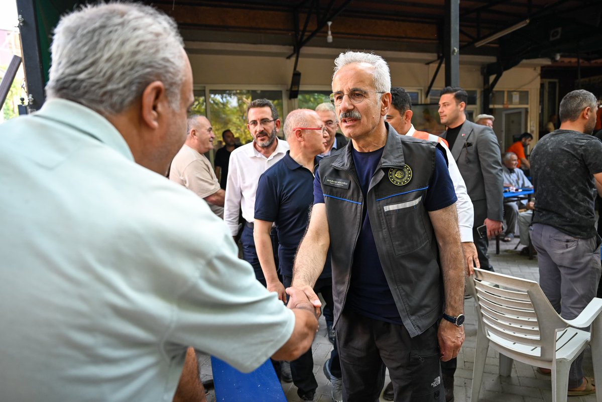 a_uraloglu's tweet image. 📍Bursa / Gürsu
Yangından etkilenen Karahıdır ve İğdir köylerimizde vatandaşlarımızla bir araya geldik.
Devletimiz tüm imkânlarıyla sahada, yaraları birlikte saracağız.