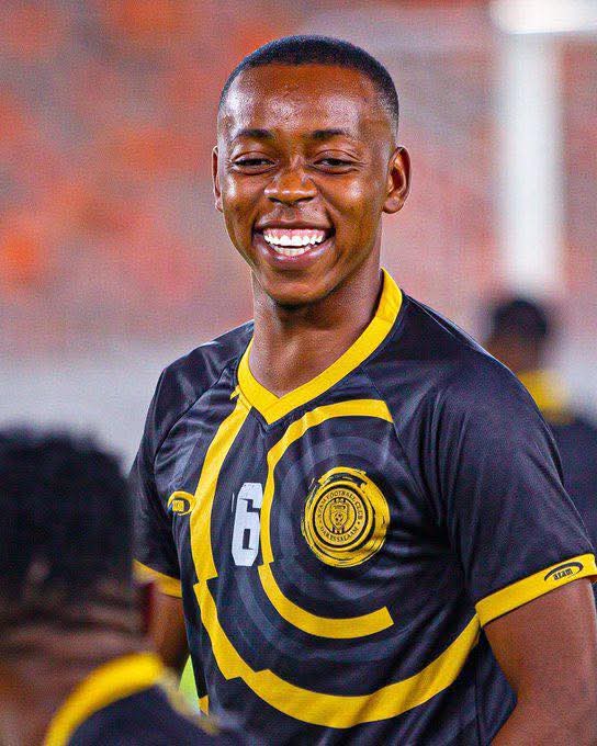 Mauwezo_1's tweet image. 👉deuk
👉Maema
👉Maseko
👉Fei
Tupeni kombe letu