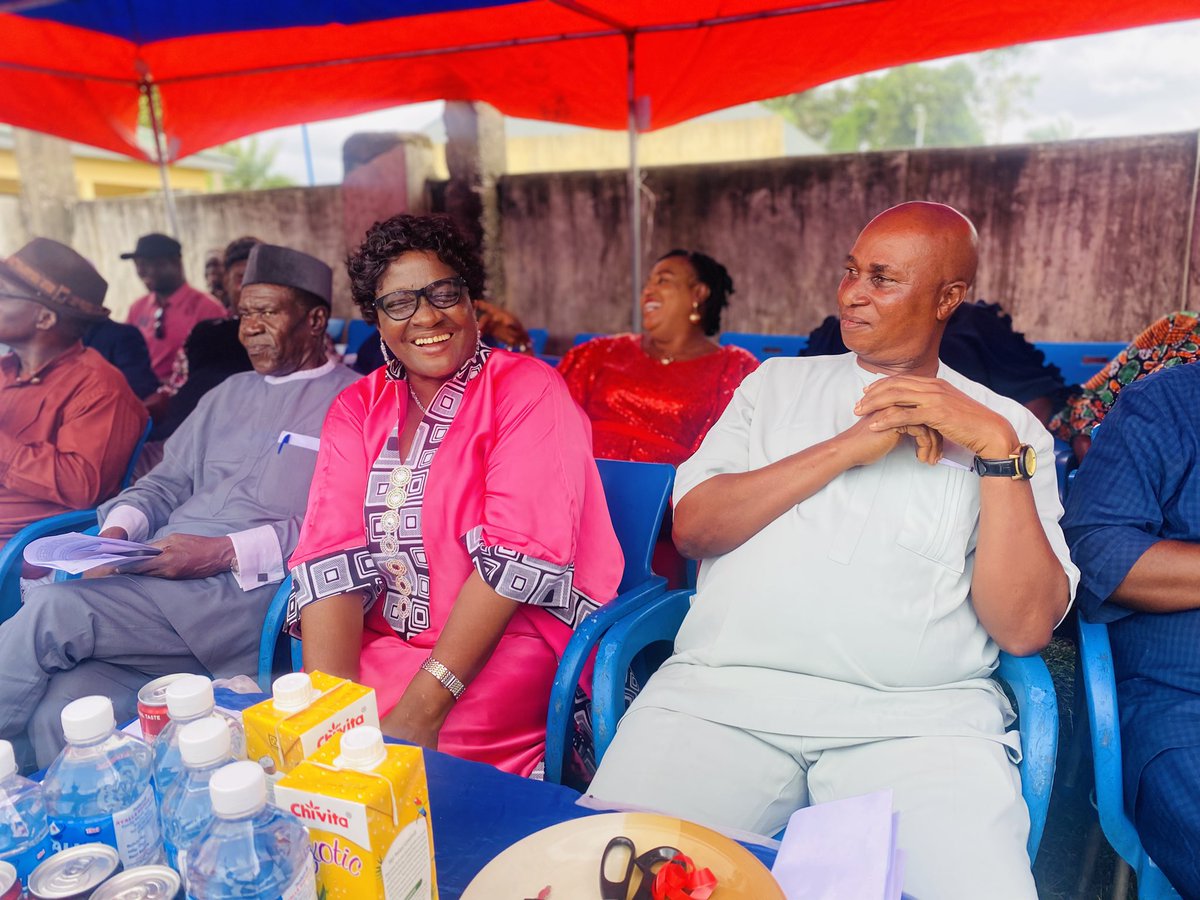 BayelsaEdtf's tweet photo. Congratulations to Polaku Secondary school and the Community for having a Nine thousand liter water project fully funded by EDTF in partnership with SPID https://t.co/0J6xh8pm76
