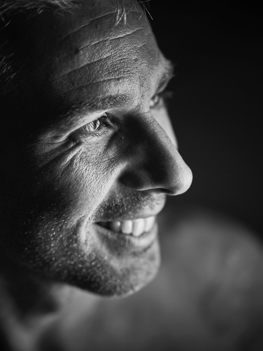 monfeijoo's tweet photo. Me parece increíble que haga algo más de tres años que hice estas fotos!!! Cómo pasa el tiempo, qué barbaridad!

Modelo: Iván Urquizu
Fotografía: Mon Feijóo - La Moncueva

21-08-2022

#sesiondefotos #MonFeijoo #lamoncueva #fotografia #photography 

#retrato #portrait https://t.co/vKK721NTBU