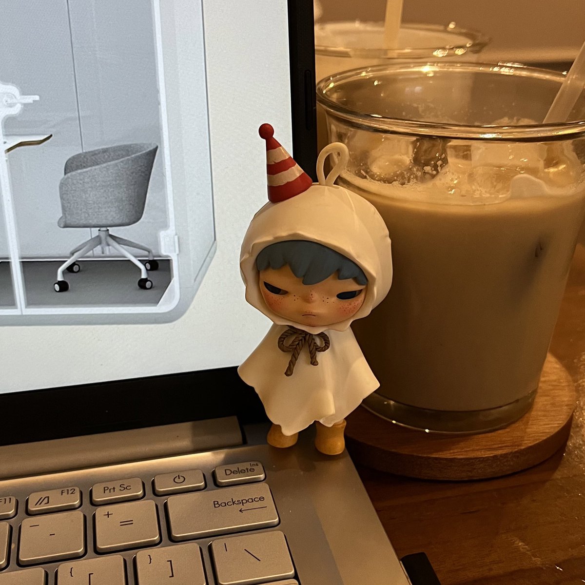 littlenoo_'s tweet image. my coworker 👨‍💻