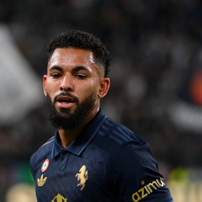 BianconeriZone's tweet image. ‼️Mourinho is trying to persuade the Douglas Luiz, Fenerbahce is ready to negotiate with Comolli.
They will try to offer Amrabat in a potential deal.
@Gazzetta_it | #Juventus