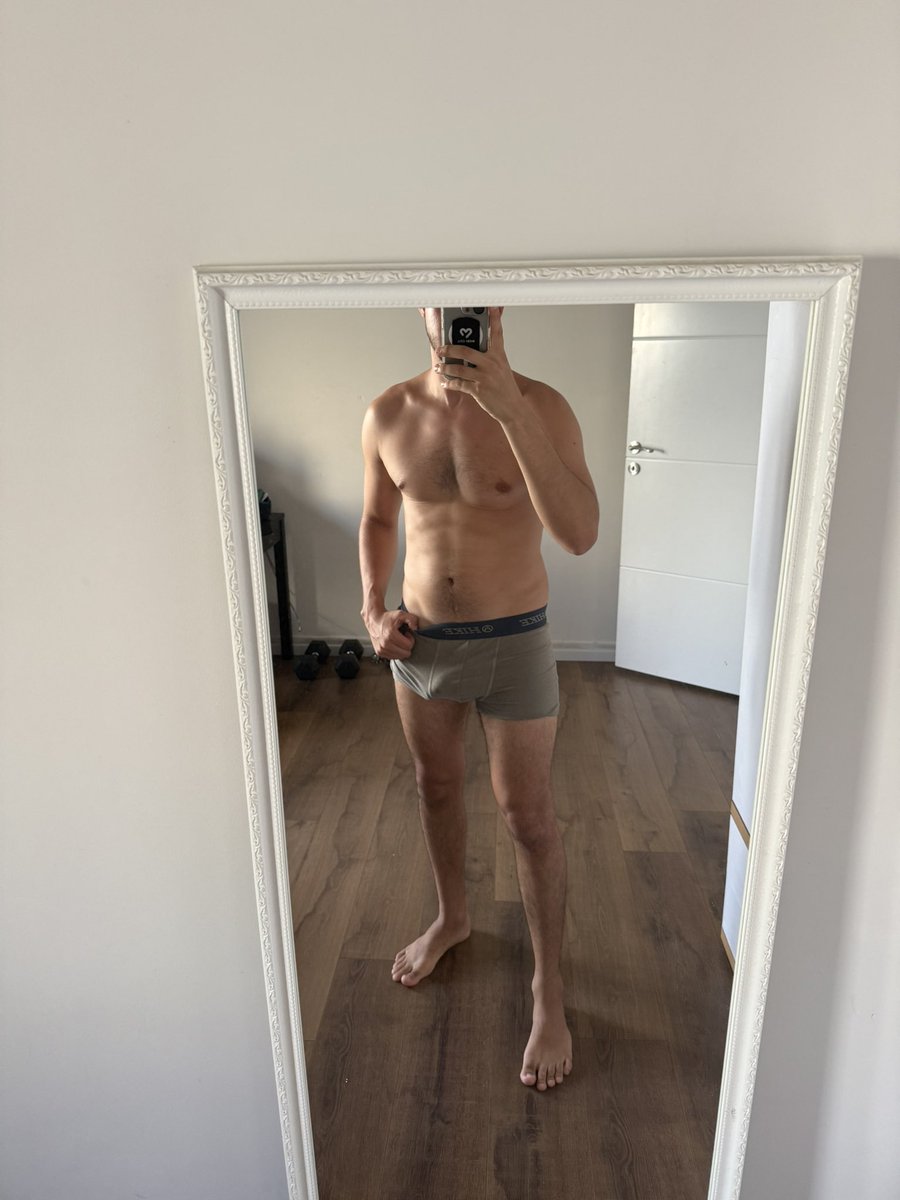 MrHydeSW's tweet photo. Presentándome. Leo sus comentarios 👀 https://t.co/JM0g7em8lH
