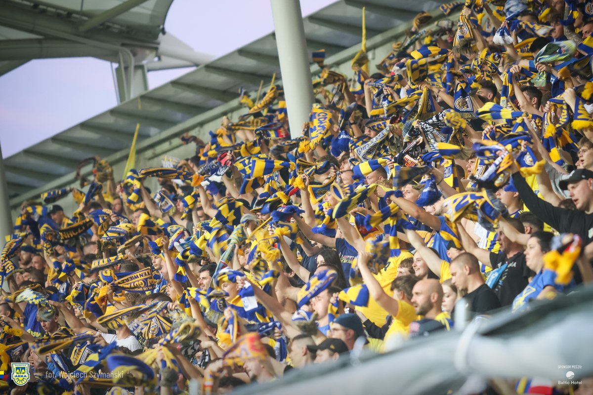 ArkaGdyniaSA's tweet image. 🏟️ Frekwencja 2025/26 #wGdyni:

#ARKRAD: 𝟏𝟐 𝟔𝟐𝟕
#ARKPOG: ❓

W pierwszym meczu wykonaliście fantastyczną robotę! Przekraczamy tę liczbę w meczu z @PogonSzczecin? Z biletami startujemy we wtorek 29 lipca o 11:00.

🎟️ Do tego czasu 𝐊𝐔𝐏 𝐊𝐀𝐑𝐍𝐄𝐓 ➡️…