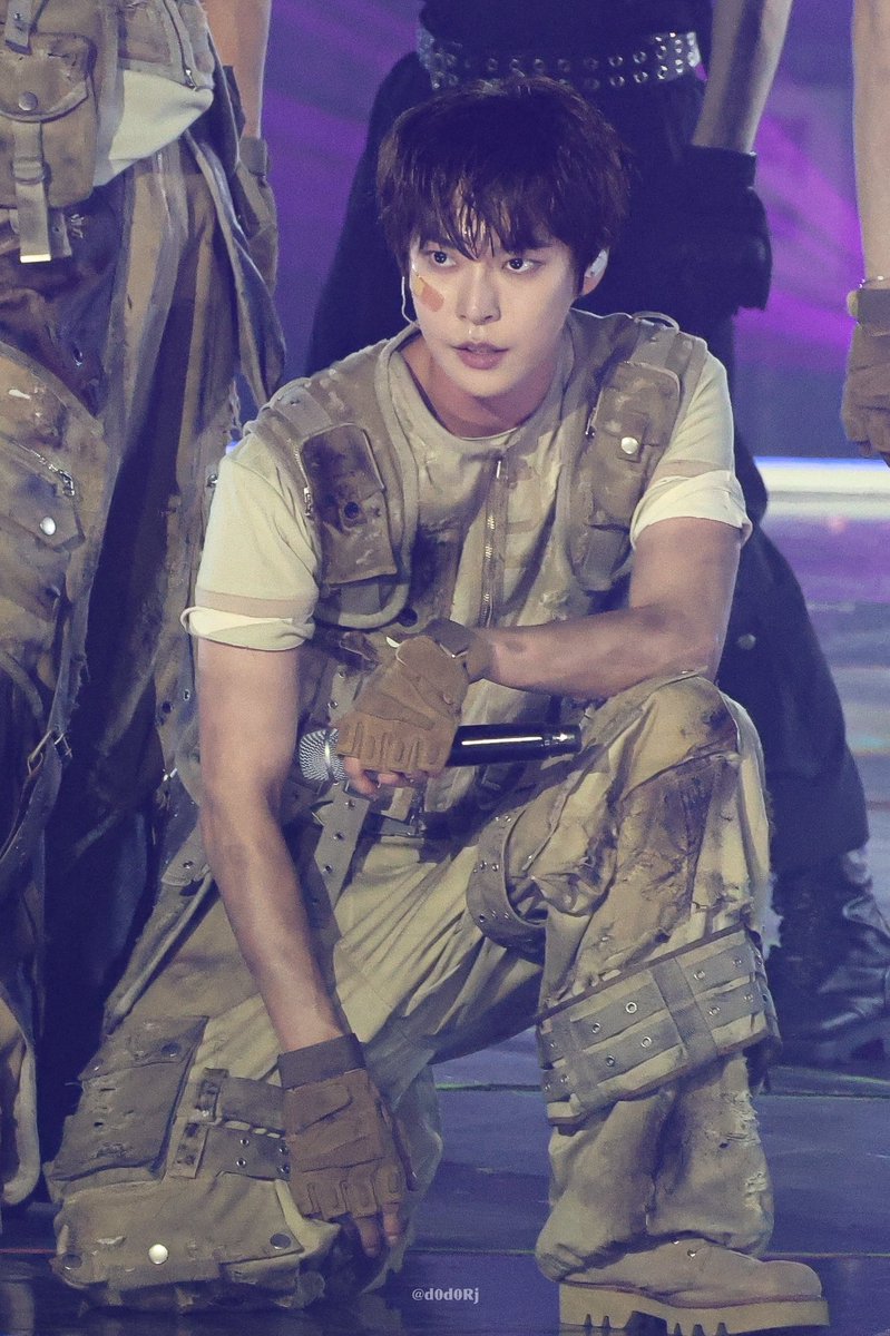 d0d0Rj's tweet image. 250726 썸머 가요대전

ㅈㅉ전장에서 구르고온게 아니라고?..

#도영 #doyoung #nct127 #nct