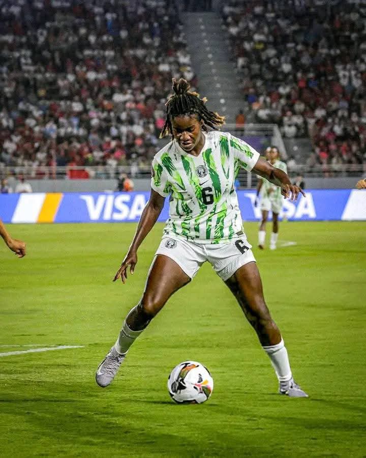 FortunateAyoade's tweet image. Esther Okoronkwo is the daughter of Isaac Okoronkwo a former Super Eagles star who played with the likes of Okocha and Kanu in arguably the best Super Eagles team Nigeria has ever produced.
History always has a way of repeating itself.
🦅🇳🇬🥶