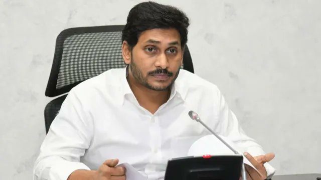 Trends4TDP's tweet image. వైసీపీ హయాంలో రూ.1,860 కోట్లు ఇసుక అక్రమాలు.
జగన్ జమానాలో అక్రమ తవ్వకాలతో ఇసుక దోపిడీ. అనుమతి లేనిచోట 2,611 హెక్టార్లలో ఇసుక తవ్వకాలు.
3.91 కోట్ల మెట్రిక్ టన్నులు తరలించిన అక్రమార్కులు. ఏపీ శాక్ సాయంతో ఇసుక అక్రమాలపై లెక్కతేల్చిన గనులశాఖ.