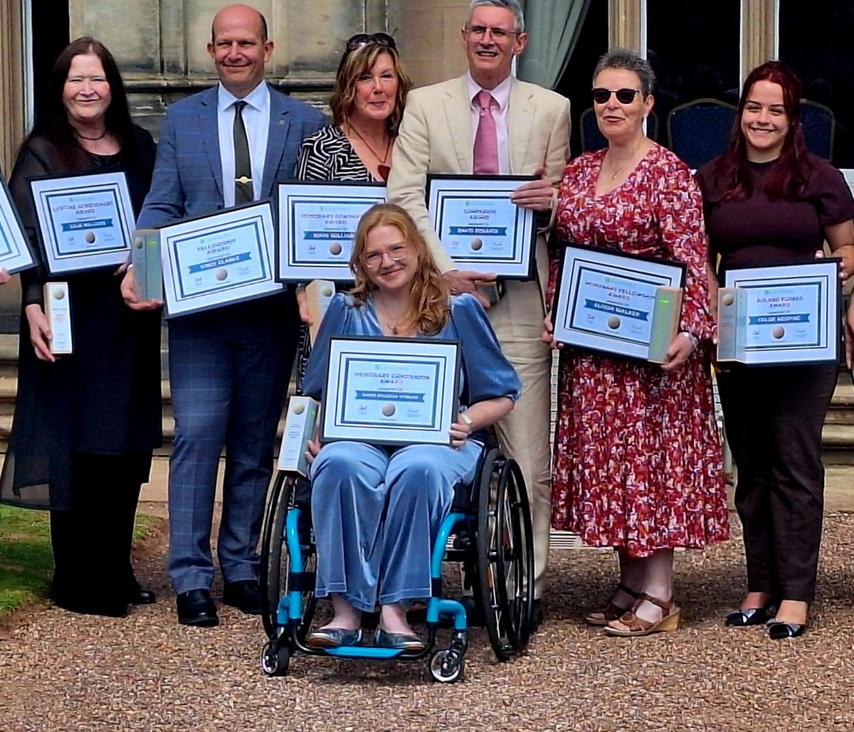 dawn_poulson's tweet photo. Wrapping up a week of annual leave with a real honour.

Receiving a recognition award from the @ParamedicsUK at Keele for contributions to the profession.

Proud to stand alongside such inspiring colleagues. Congrats to all recognised! 👏
#InclusionInPractice #DisabilityAdvocacy https://t.co/5Ogx3bKLz0