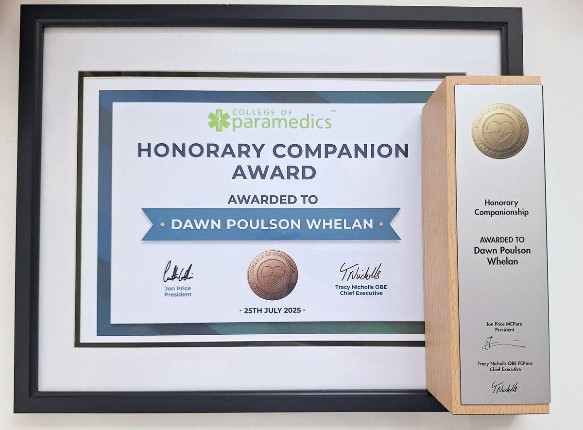 dawn_poulson's tweet photo. Wrapping up a week of annual leave with a real honour.

Receiving a recognition award from the @ParamedicsUK at Keele for contributions to the profession.

Proud to stand alongside such inspiring colleagues. Congrats to all recognised! 👏
#InclusionInPractice #DisabilityAdvocacy https://t.co/5Ogx3bKLz0