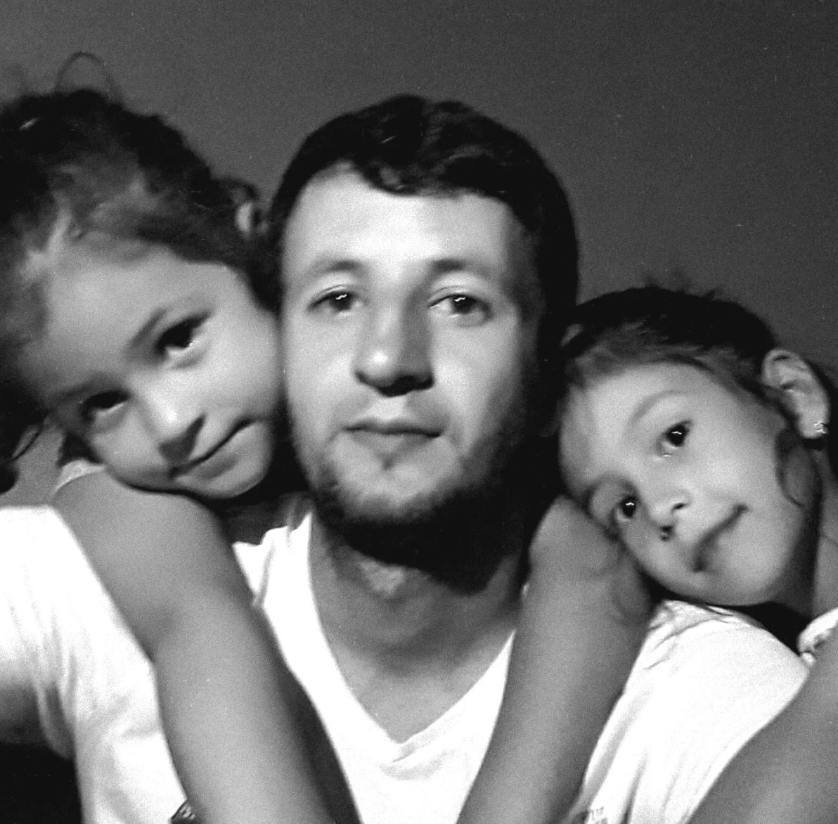 Tedbirsizliğiniz can alıyor!

İtfaiye işçileri korumasız dumanların ortasına gönderiliyor.

Bursa'da yangına müdahale ettiği sırada kalp krizi geçiren 38 yaşındaki itfaiyeci Ramazan Şaşkın'ın akciğerine pıhtı attığı tespit edildi. Ramazan müdahelelere rağmen kurtarılamadı.