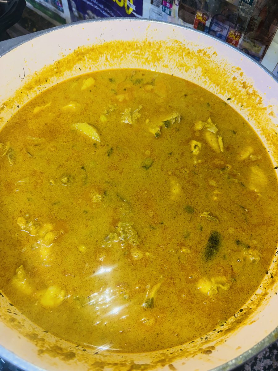 froz_bb's tweet image. Ghee rice
Chicken curry
Chicken 65
Bread Halwa 
#SundaySpecial 
#SelfCook 😎