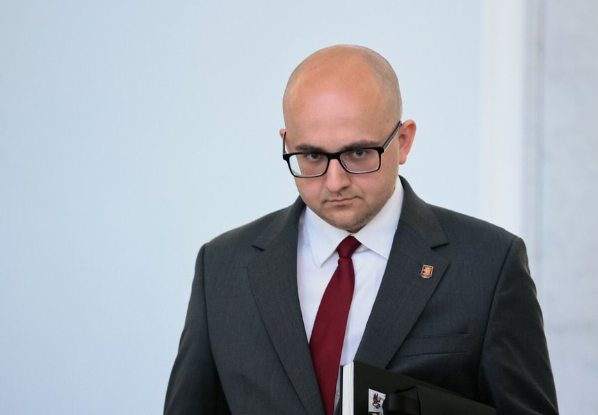 Fakt, nie opinia :
DARIUSZ MATECKI TO KURWA i ZŁODZIEJ.
Poproszę o szerokie RT.