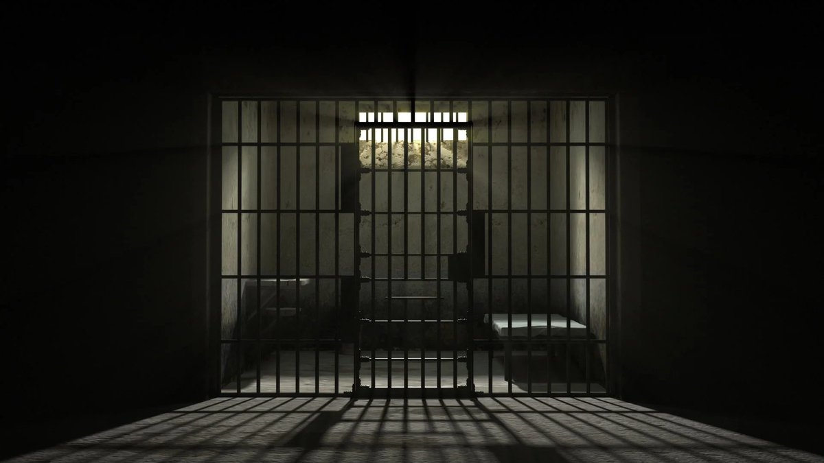 jjkanything's tweet image. Uro was arrested for violating Nobara's restraining order!