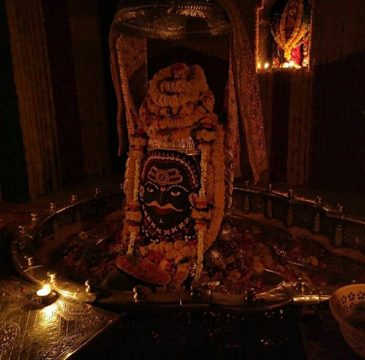 MrShivang_'s tweet image. अचिन्त्यनित्यरूपाय सदसत्पतये नमः ।
नमस्ते भक्तकृपया स्वेच्छाविष्कृतविग्रह ॥
Salutations to You, O Lord beyond thought,
Eternal in form, Master of both being and non-being!
Who out of compassion for Your devotees
Willingly take on form and attributes
To You, I bow in reverence. 🌹