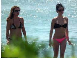 AliKingFandom's tweet image. Day 7- Ali in a bikini (i am not posting a shirtless photo of her due to respect and I really don't want to)