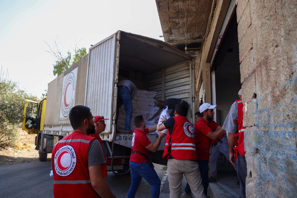Syrian Red Crescent (@syredcrescent) on Twitter photo The convoy carried 66 tons of flour, water & sanitation equipment: tanks and jerrycans & 14K liters of diesel from the Syrian Telecommunications Company to maintain network operations.
This aid effort is supported by <a href="/ICRC/">ICRC</a>, <a href="/WHO/">World Health Organization (WHO)</a>, <a href="/UNICEF/">UNICEF</a>, <a href="/WFP/">World Food Programme</a> & <a href="/Kizilay/">Türk Kızılay</a>. The convoy carried 66 tons of flour, water & sanitation equipment: tanks and jerrycans & 14K liters of diesel from the Syrian Telecommunications Company to maintain network operations.
This aid effort is supported by <a href="/ICRC/">ICRC</a>, <a href="/WHO/">World Health Organization (WHO)</a>, <a href="/UNICEF/">UNICEF</a>, <a href="/WFP/">World Food Programme</a> & <a href="/Kizilay/">Türk Kızılay</a>.