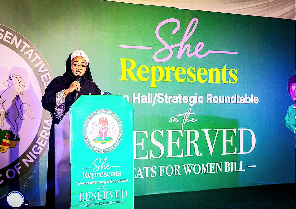 voiceofnigeria's tweet image. At the "She Represents" Townhall in Abuja, she hailed President Tinubu and First Lady Oluremi Tinubu for backing inclusion, urging leaders to act: “Let our motherland hear the voices of her daughters and respond.”
#SheRepresents #NigeriaPolitics #WomensVoices #InclusiveGovernance