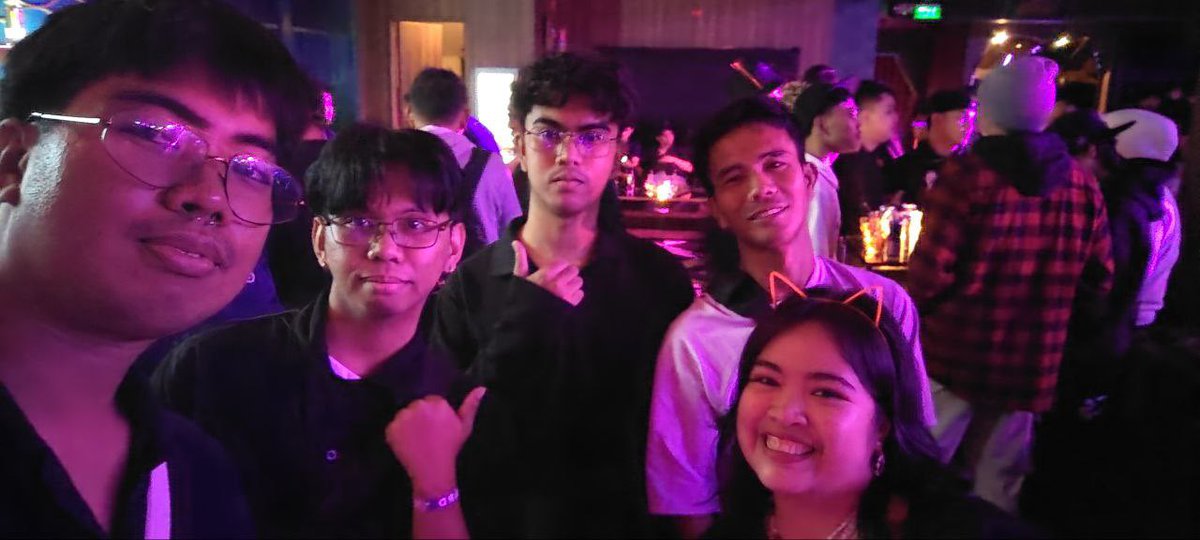 Eyah.sign🧡👀 (@eyahreigns20) on Twitter photo Finally had the chance to meet and take a photo with Chief Marketing Officer sf legend <a href="/RyOfMadness/">Ry - 🇹🇼 🇵🇭</a> and <a href="/barbakusi/">Barbakusi 🔶</a> Coredad Contributor from Core Philippines, Sir <a href="/TheImhelAsis/">Imz Asis</a> our passionate Community Ambassador, and Ate <a href="/elleseir/">R i e</a> , the amazing Lead Community Ambassador.
Truly Finally had the chance to meet and take a photo with Chief Marketing Officer sf legend <a href="/RyOfMadness/">Ry - 🇹🇼 🇵🇭</a> and <a href="/barbakusi/">Barbakusi 🔶</a> Coredad Contributor from Core Philippines, Sir <a href="/TheImhelAsis/">Imz Asis</a> our passionate Community Ambassador, and Ate <a href="/elleseir/">R i e</a> , the amazing Lead Community Ambassador.
Truly