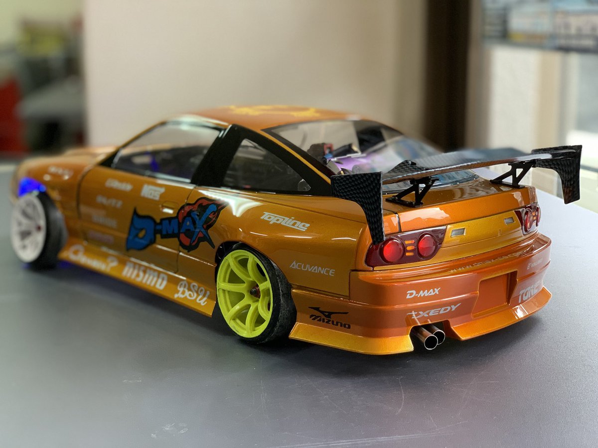 前回制作したS13と180SXです😎
フル塗装で仕上げました‼️
BSUロゴ入りです😆

#アディクションボディ　#D_MAX #ドリラジ　 #鹿児島　#usuki_BSU