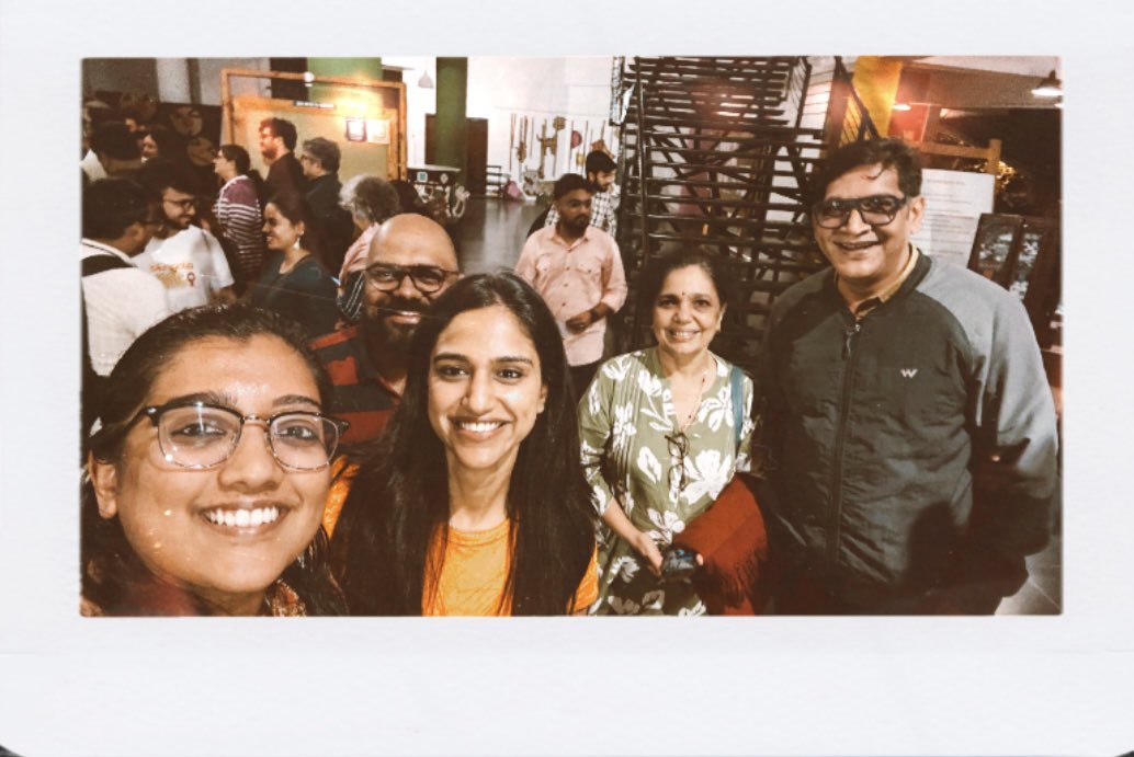 Pooja Sudhir (@_poojasudhir) on Twitter photo I absolutely loved 'Love Letters - Ninna Preetiya, Nanu'.
<a href="/SiriRavikumar/">Siri Ravikumar</a> & Kishore Sir were superb, so so good. ♥️♥️
Another highlight of last evening was the unexpected reunion of so many of us from the #SakutumbaSametha gang!
Missing the rest of the gang. ♥️ I absolutely loved 'Love Letters - Ninna Preetiya, Nanu'.
<a href="/SiriRavikumar/">Siri Ravikumar</a> & Kishore Sir were superb, so so good. ♥️♥️
Another highlight of last evening was the unexpected reunion of so many of us from the #SakutumbaSametha gang!
Missing the rest of the gang. ♥️