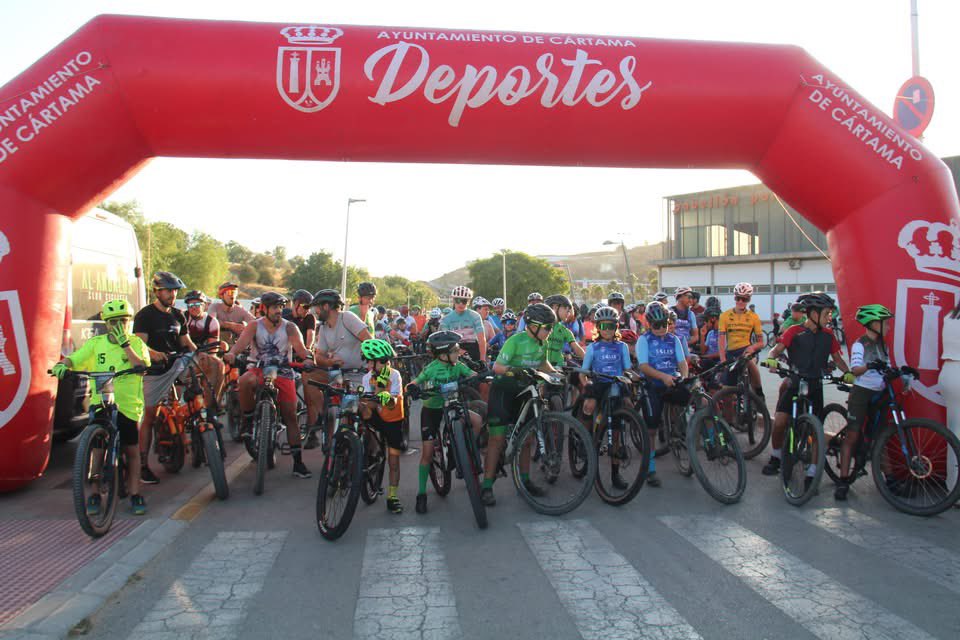 Ayto_Cartama's tweet image. 🚵♀️🚵🌜La XII Ruta Nocturna BTT pone el broche final al programa de actividades estivales Azahar Joven.
#Cártama #verano2025 #deportes