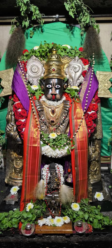 Toravinarasimha's tweet image. 27-07-2025 ಶ್ರಾವಣ ಮಾಸದ ಹಾಗೂ ಚಾತುಮಾಸ್ಯ ಪ್ರಯುಕ್ತ ಶ್ರೀ ಕ್ಷೇತ್ರ ತೊರವಿ ಶ್ರೀ ಲಕ್ಷ್ಮೀ ನರಸಿಂಹ ಸ್ವಾಮಿಗೆ ಇಂದಿನ ವಿಶೇಷ ಅಲಂಕಾರ ಪೂಜೆ