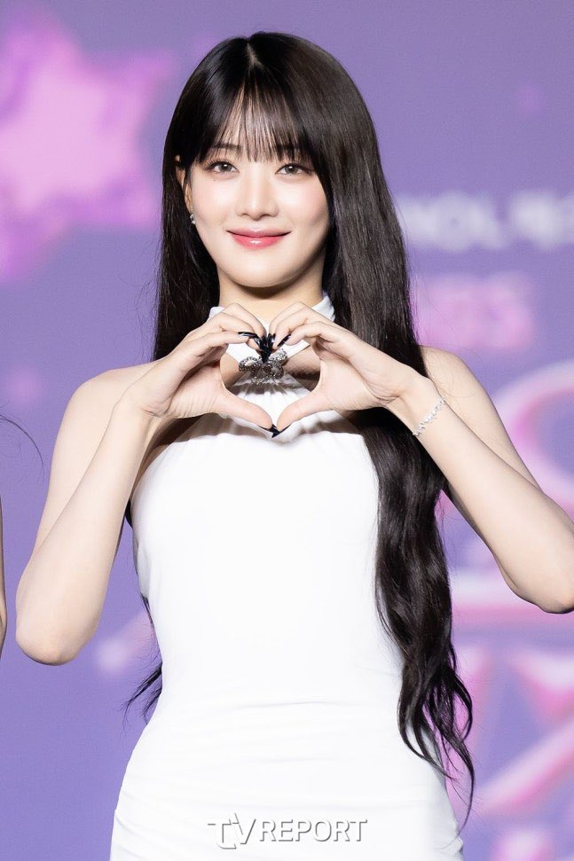 s3us9u's tweet image. 진심 오늘 민니
너무 공주잖아 너무 아름다우셔진짜