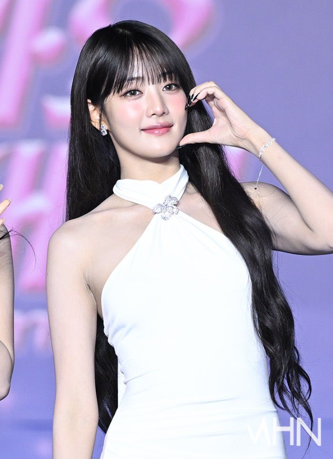 s3us9u's tweet image. 진심 오늘 민니
너무 공주잖아 너무 아름다우셔진짜